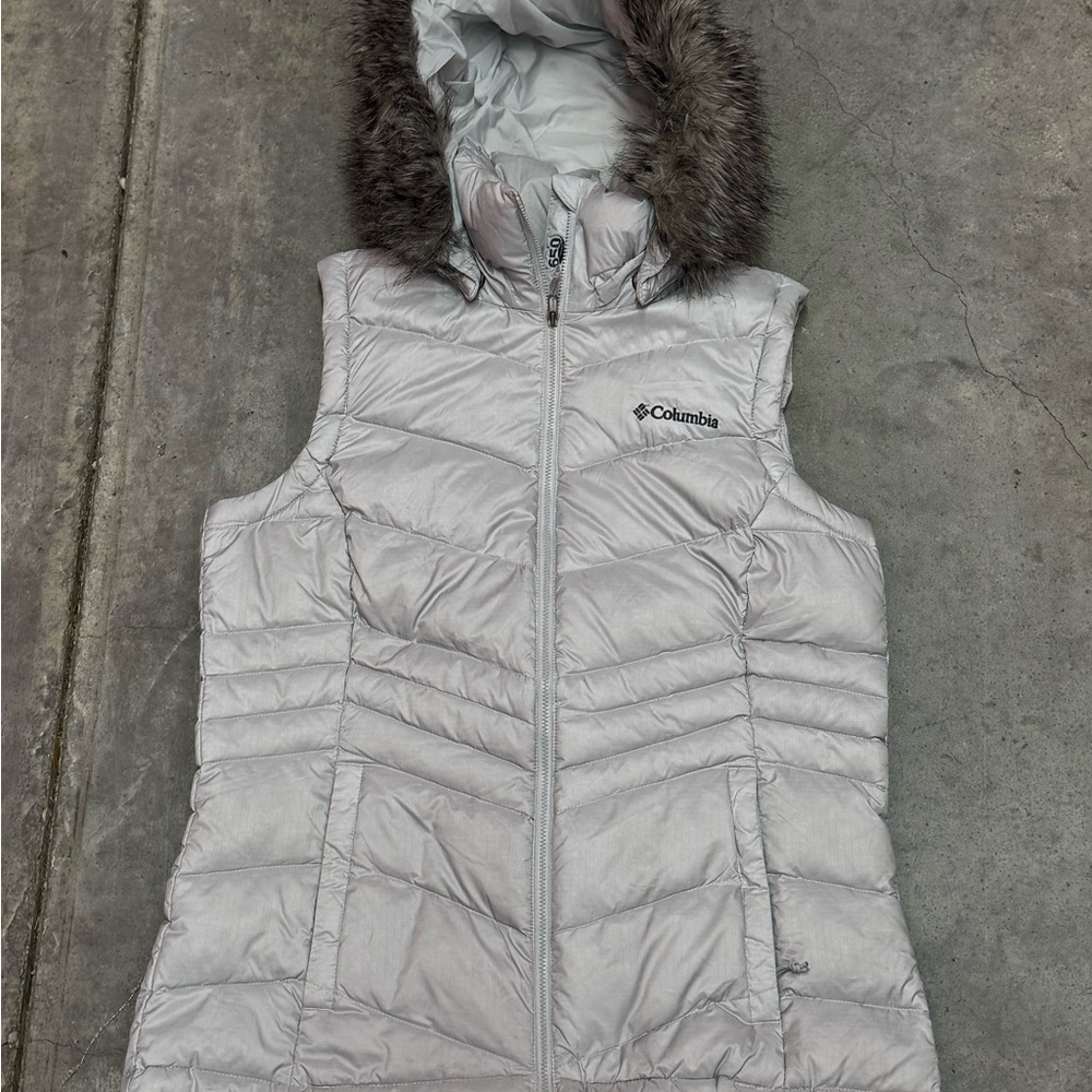 Columbia Silver-White Quilted Puffer Vest with Faux Fur Trimmed Hood